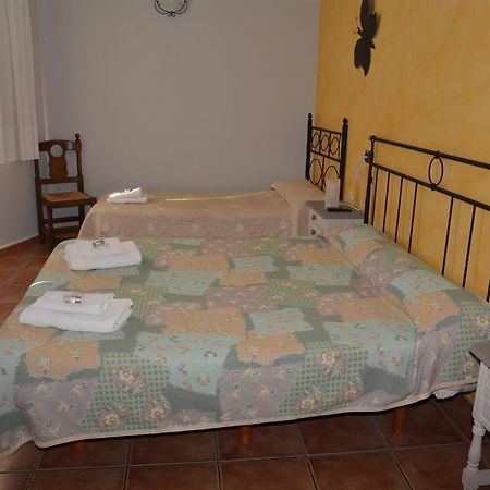 Hotel Restaurante Vinas Viejas Fuentes de Ayodar Bagian luar foto