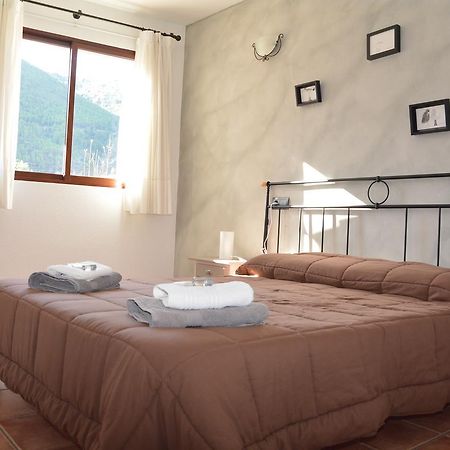 Hotel Restaurante Vinas Viejas Fuentes de Ayodar Bagian luar foto