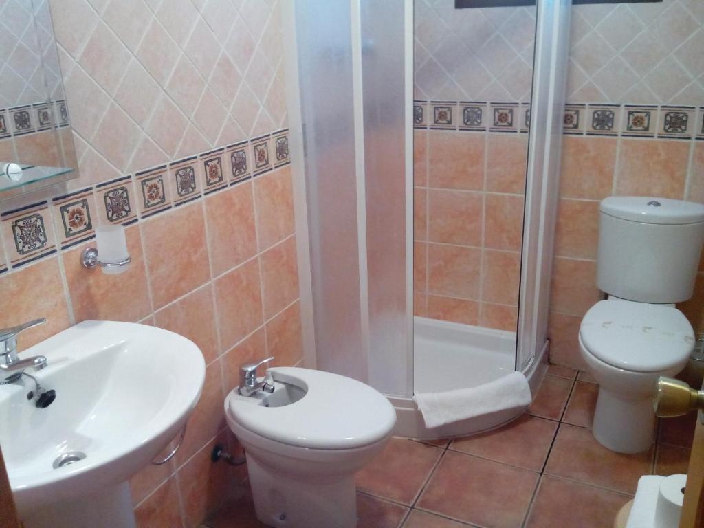 Hotel Restaurante Vinas Viejas Fuentes de Ayodar Bagian luar foto