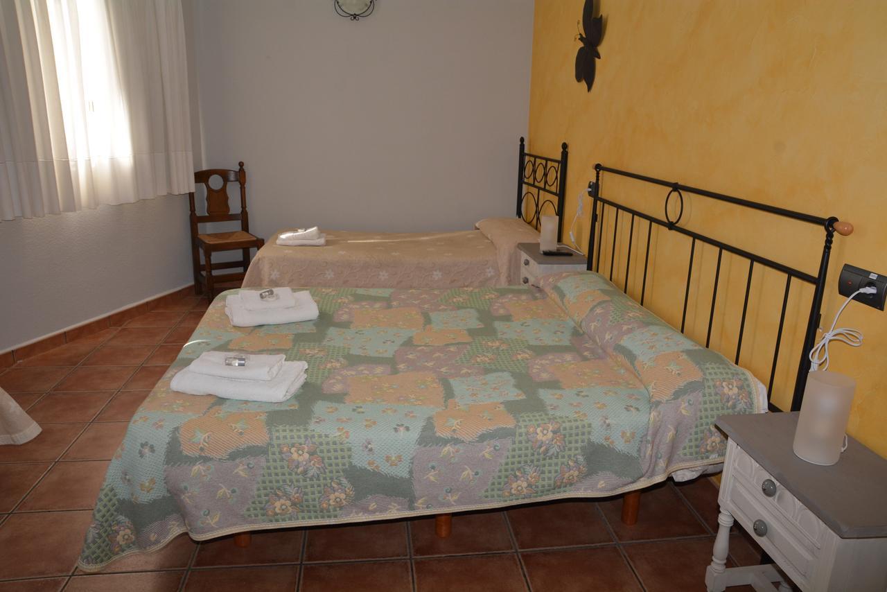 Hotel Restaurante Vinas Viejas Fuentes de Ayodar Bagian luar foto