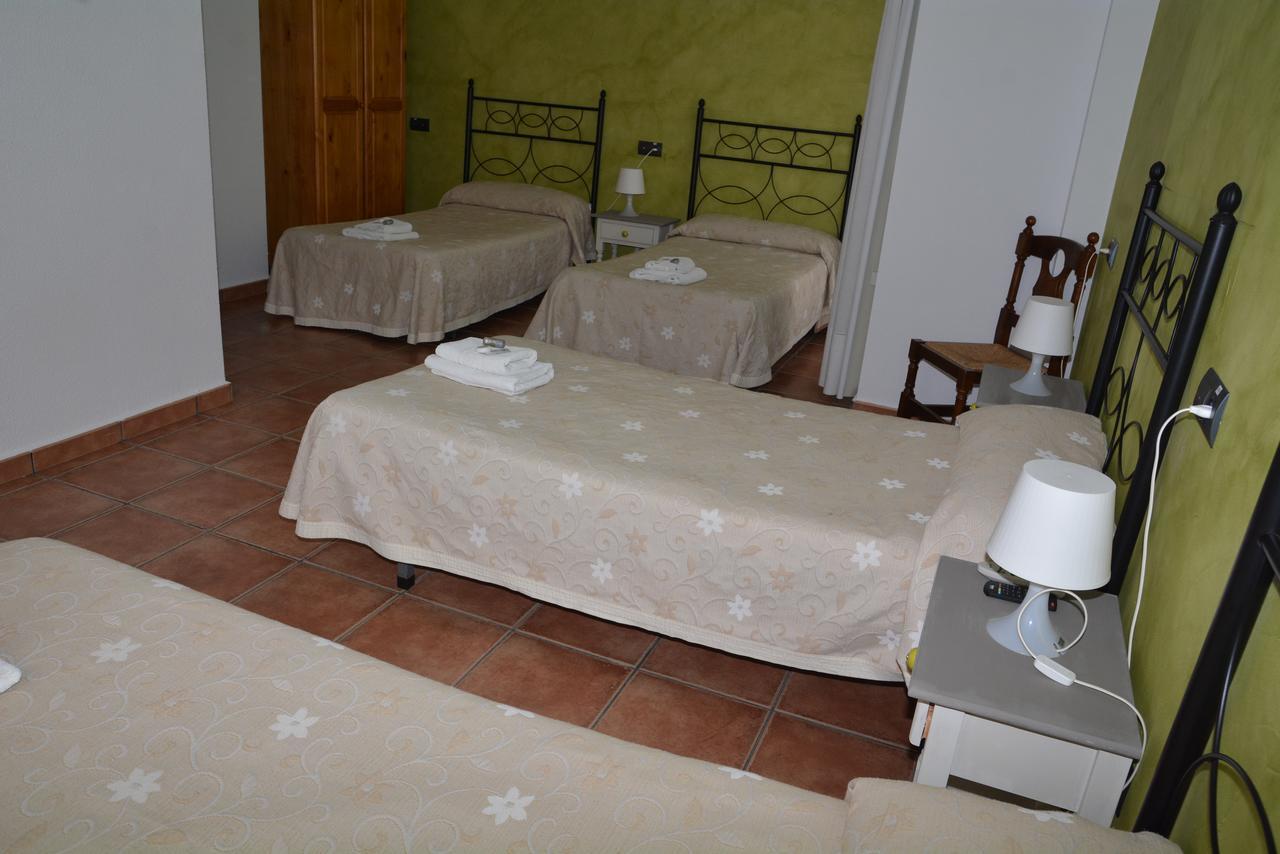 Hotel Restaurante Vinas Viejas Fuentes de Ayodar Bagian luar foto