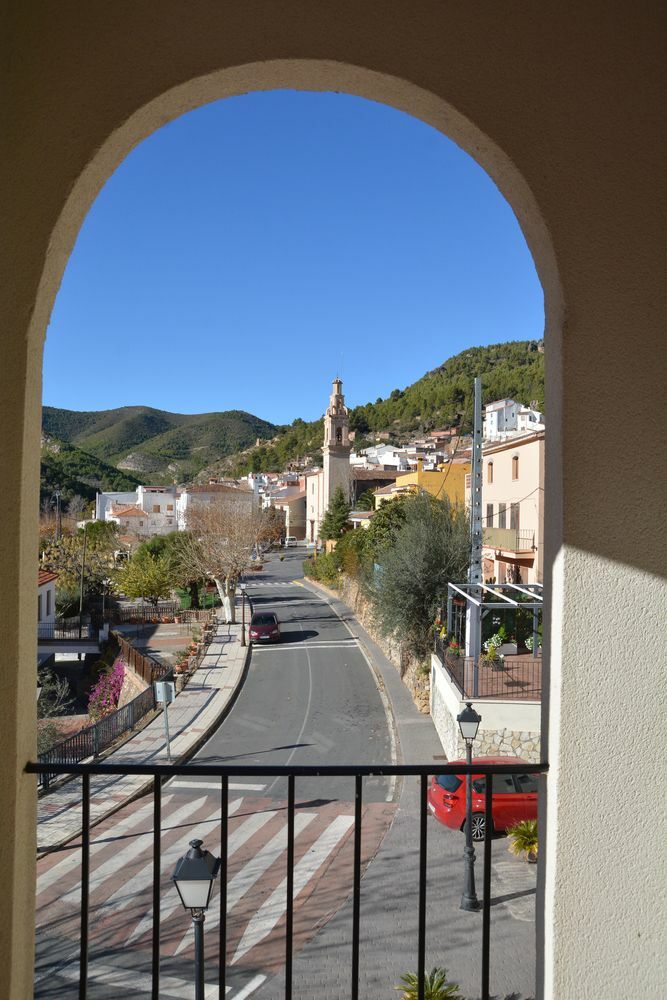 Hotel Restaurante Vinas Viejas Fuentes de Ayodar Bagian luar foto
