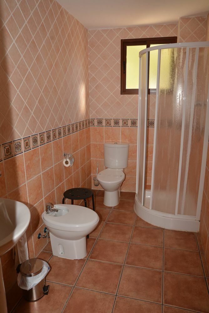 Hotel Restaurante Vinas Viejas Fuentes de Ayodar Bagian luar foto